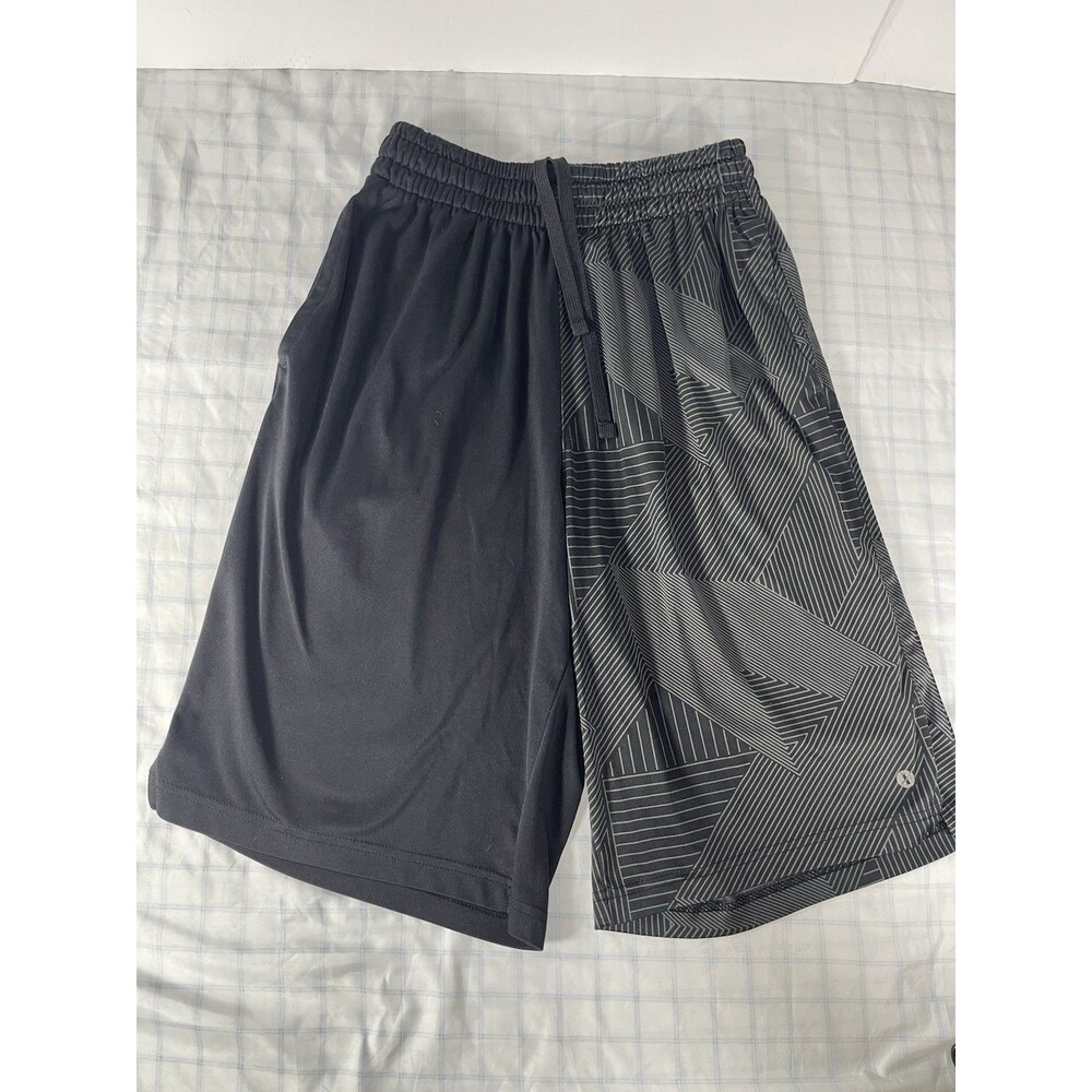 🏀 Xersion Boys Athletic Shorts - Size Small - Black/Geometric Pattern
